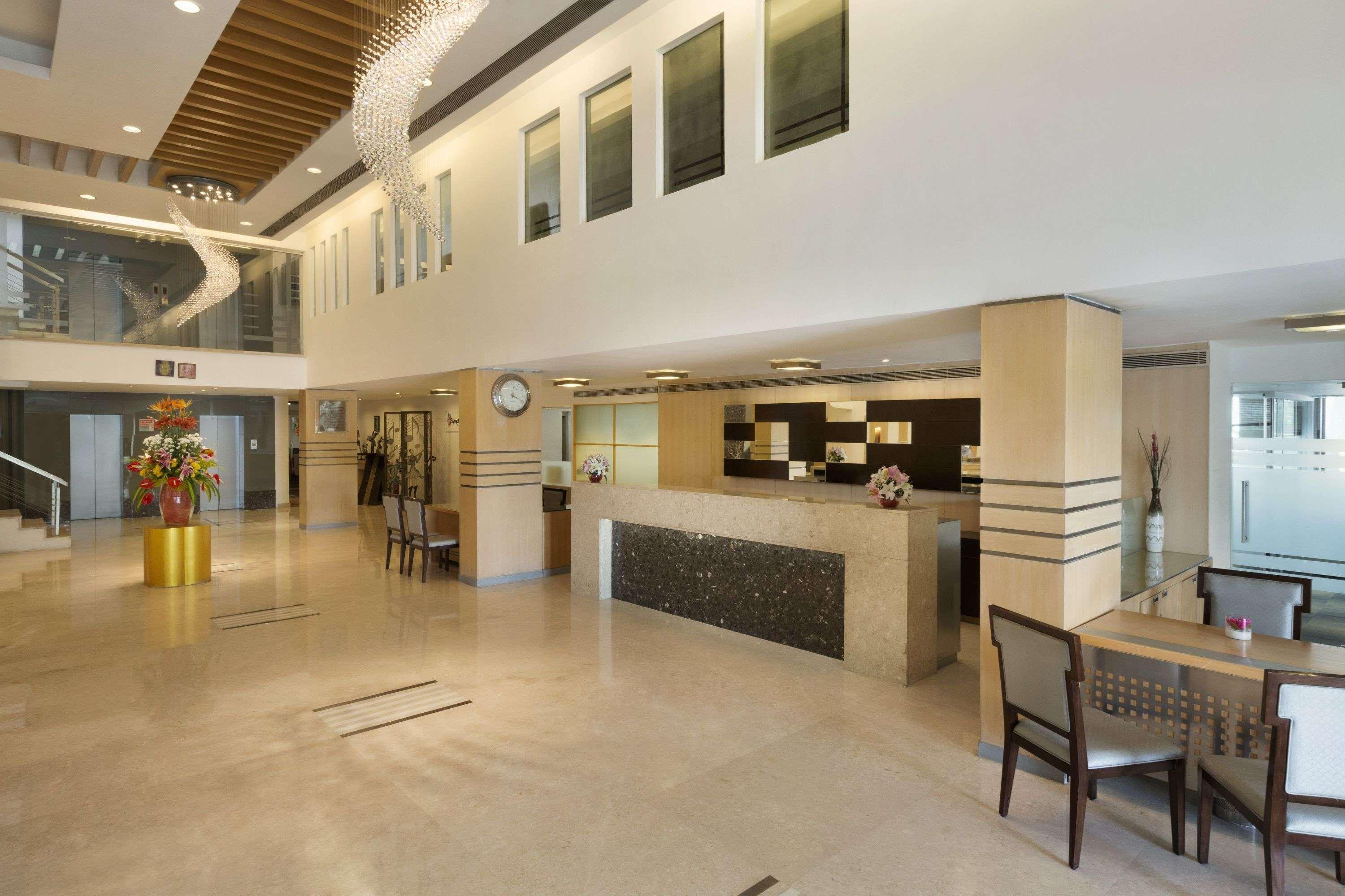 Ramada Chennai Egmore Bagian luar foto